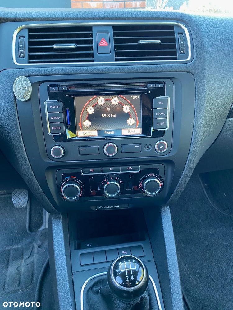 Volkswagen Jetta 1.6 TDI Comfortline - 14