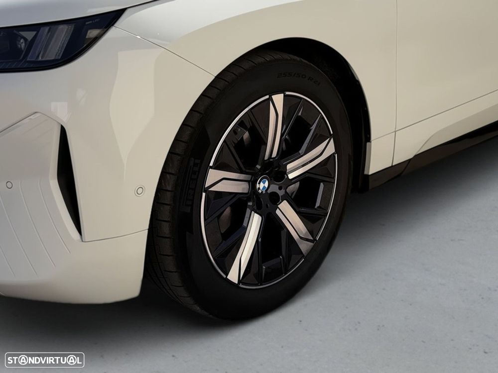 BMW ix xDrive 45 - 4