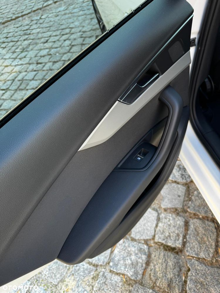 Audi A4 Limousine - 14