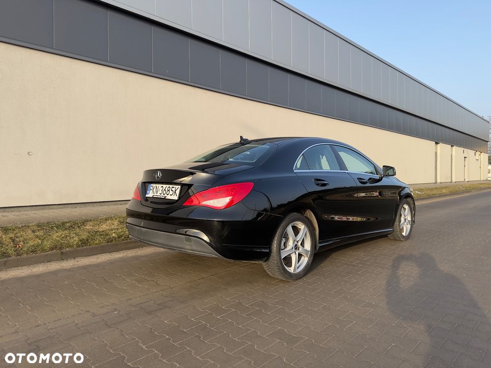 Mercedes-Benz CLA 180 Urban - 13
