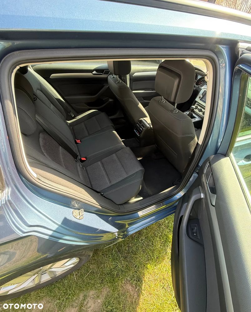 Volkswagen Passat Variant 2.0 TDI (BlueMotion Technology) Comfortline - 19