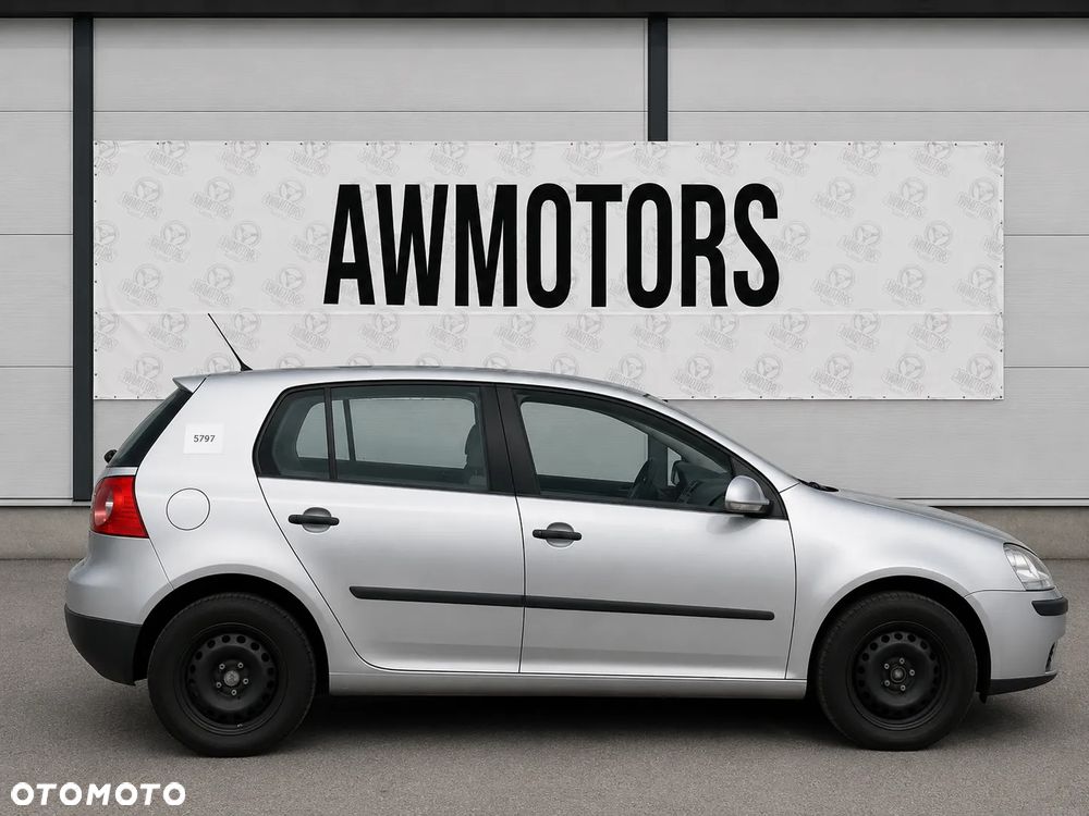 VOLKSWAGEN GOLF 2006 *SAMOCHÓD NA CZĘŚCI* 5797 8E / A7W MASKA, LAMPA, DRZWI, LUSTERKO, ZDERZAK, GRILL, BŁOTNIK, KLAPA, BELKA, DESKA, FOTELE, KANAPA, ĆWIARTKA KIEROWNICA, TARCZE, ZACISKI, ZAWIESZENIE, KOMPLETNY PRZÓD, KOMPLETNY TYŁ, LICZNIK, ZEGARY, PRAWE LEWE PRZÓD TYŁ - 4