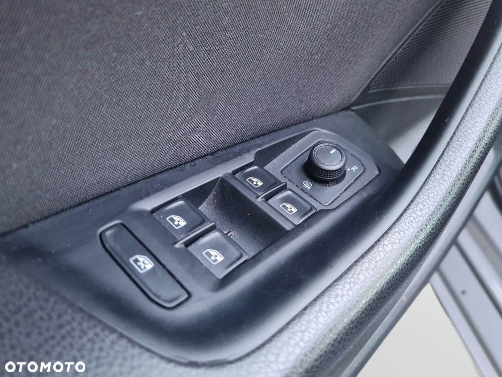Volkswagen Passat - 12