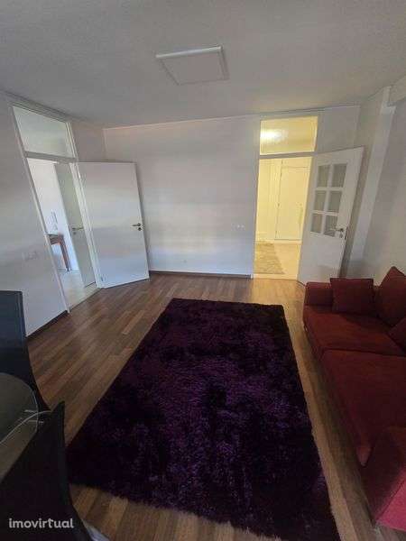 Apartamento T2 No Porto - Grande imagem: 3/12