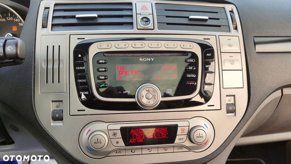 Ford Kuga 2.0 TDCi 4x4 Titanium - 33