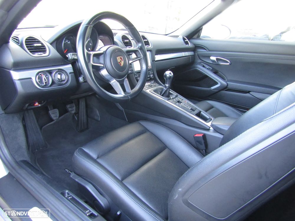 Porsche 718 Boxster 2.0T - 14