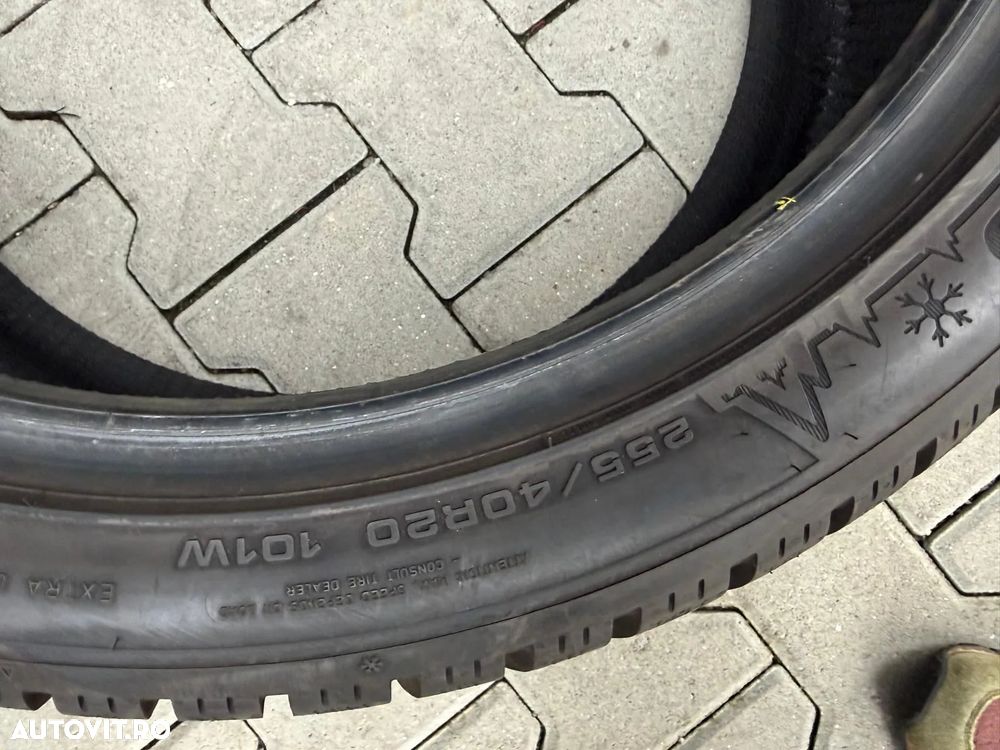 255 40 R20 IARNA DUNLOP - 4