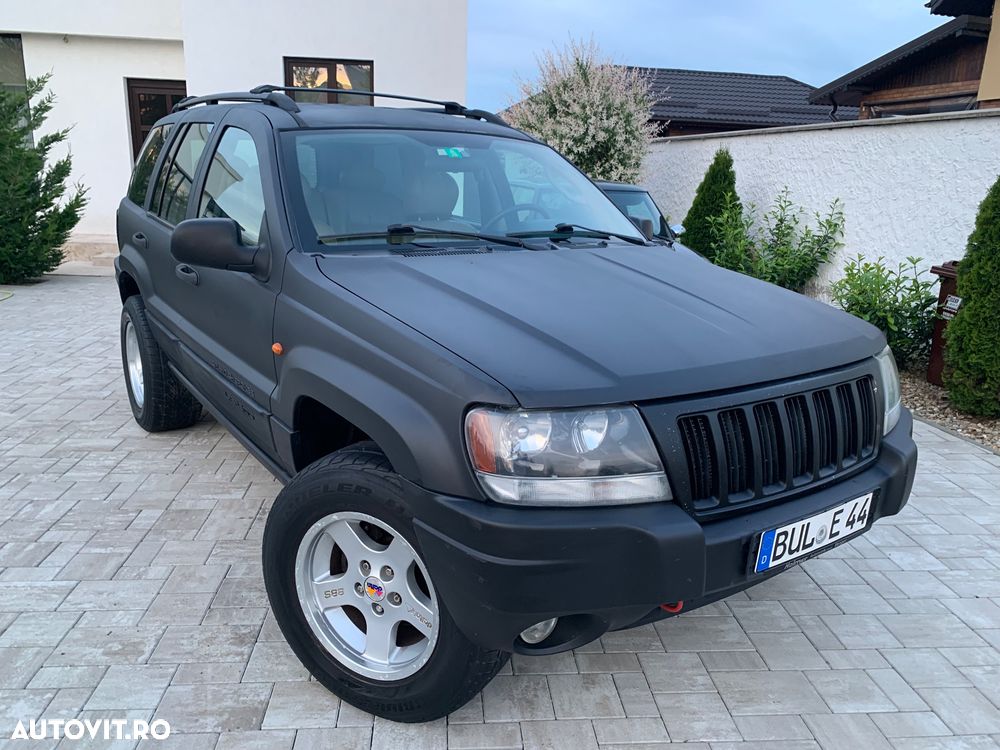 Jeep Grand Cherokee - 23