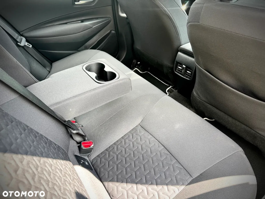 Toyota Corolla 1.8 Hybrid Comfort - 30