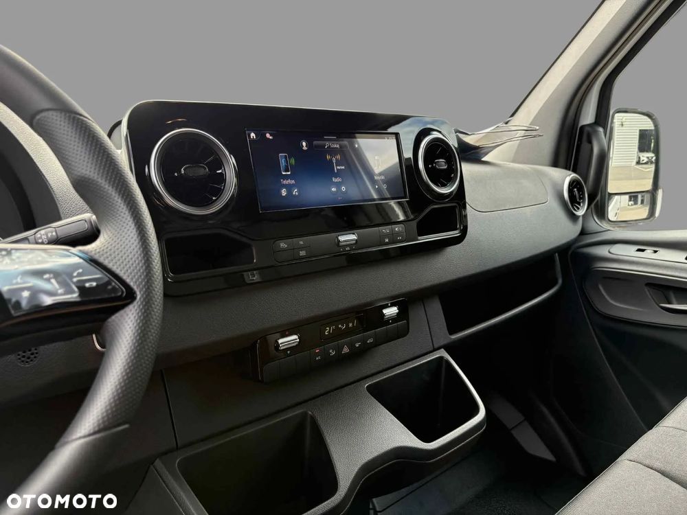 Mercedes-Benz Sprinter - 8