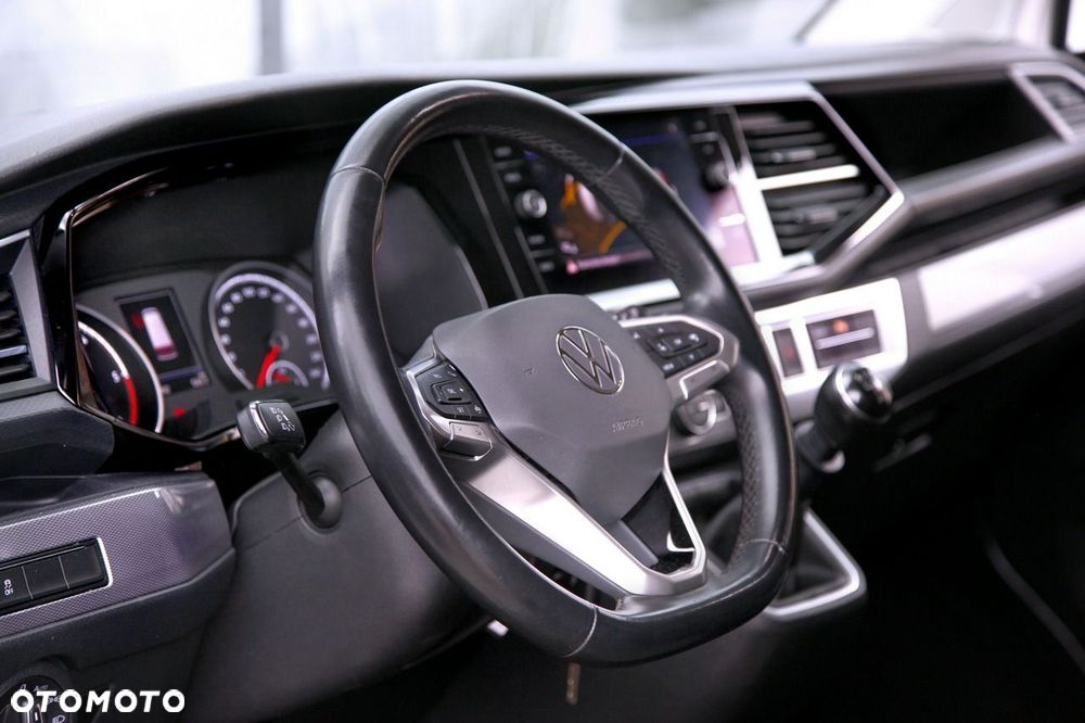 Volkswagen Multivan - 13