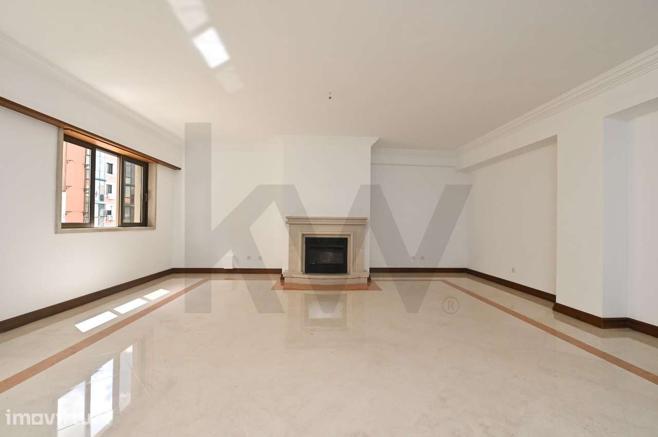 ApartamentoT3 frente Jardim da Parada em Campo de Ourique para arrenda - Grande imagem: 5/26