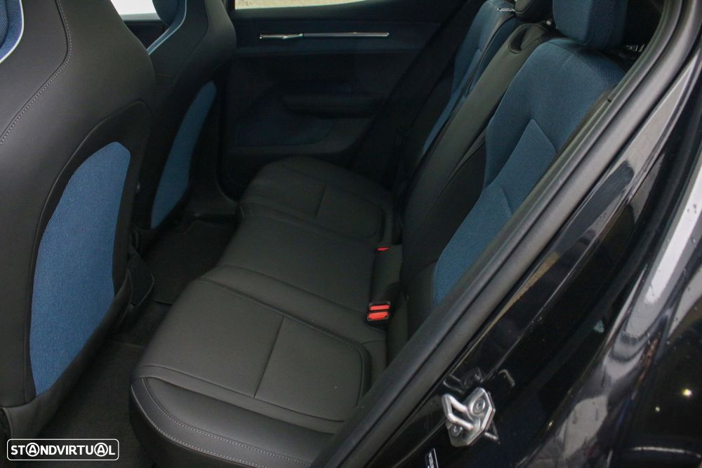 Volvo EX30 69 kWh Single Motor Extended Range Ultra - 45