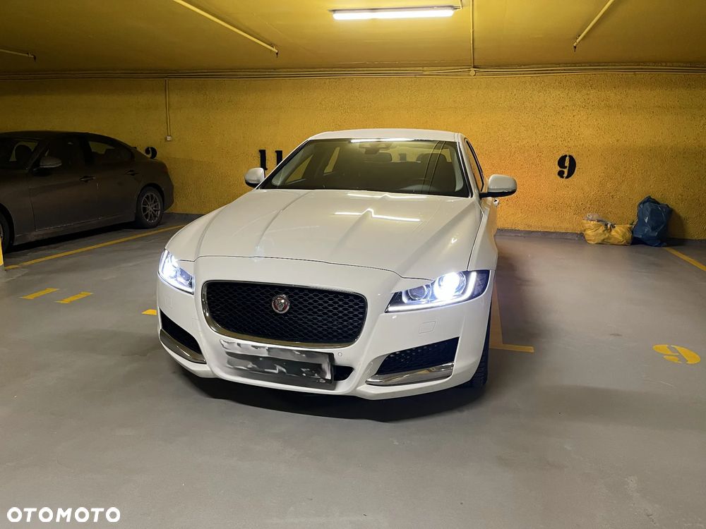Jaguar XF 2.0 T Prestige - 20