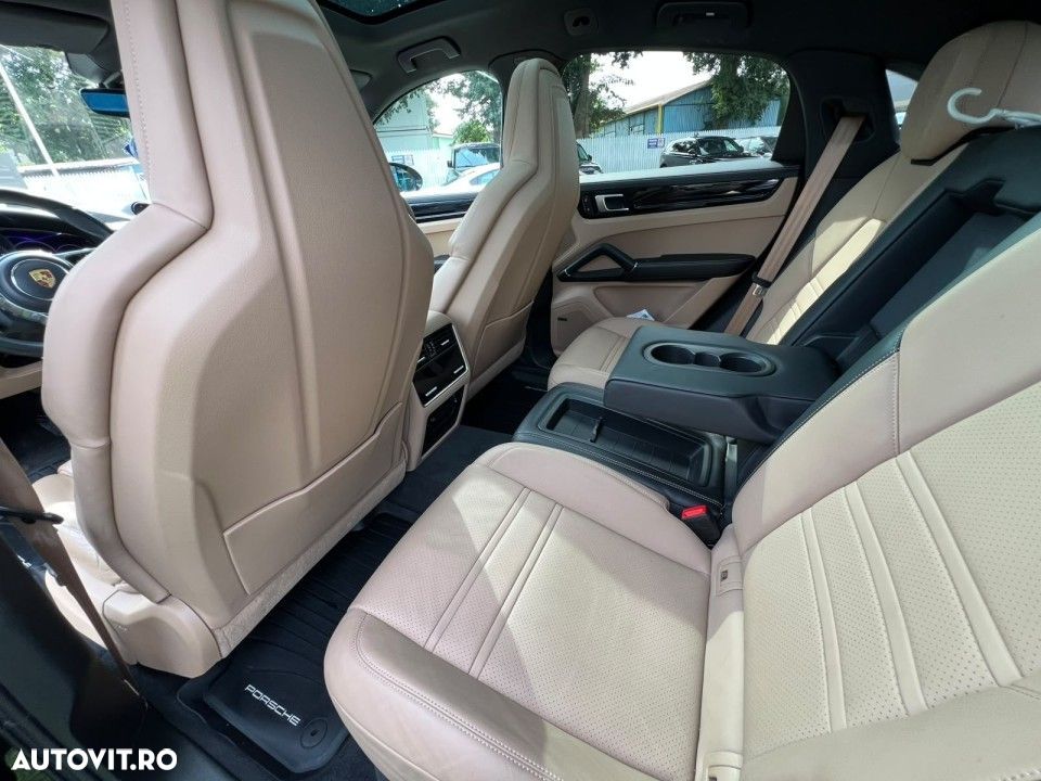 Porsche Cayenne Coupe - 25