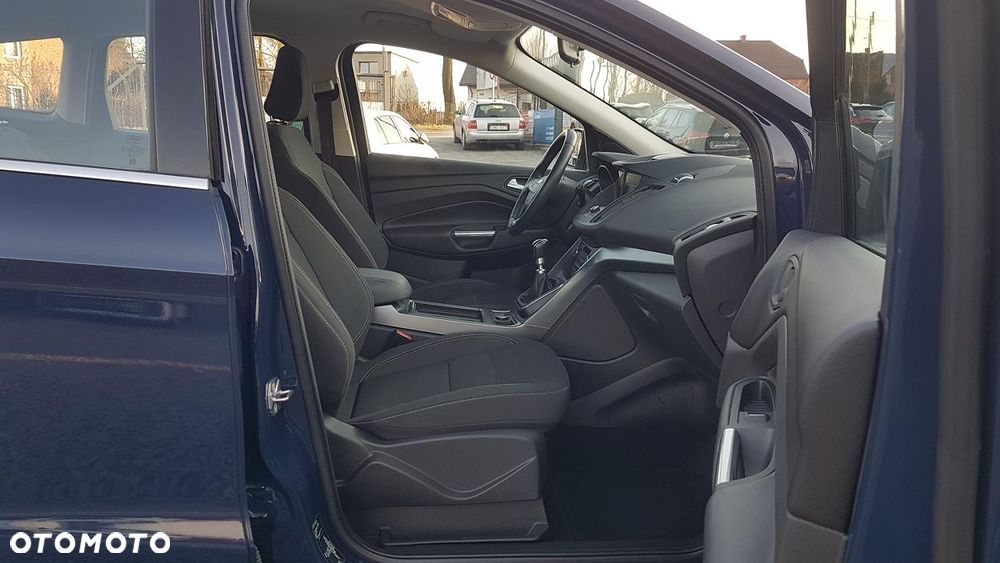Ford Kuga 1.5 EcoBoost 2x4 Cool & Connect - 29
