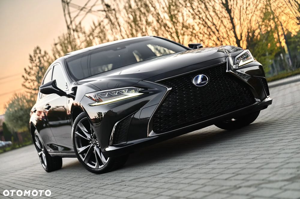 Lexus ES 300h F Sport - 18