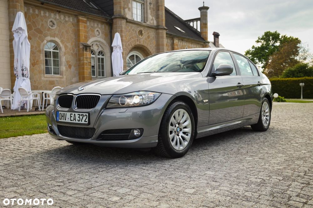 BMW Seria 3 320d xDrive DPF - 11