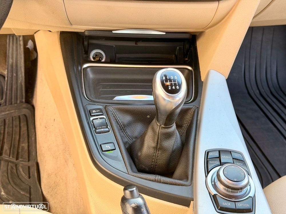 BMW 316 d Pack M - 27