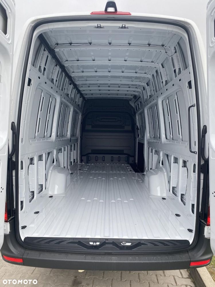 Mercedes-Benz Sprinter - 8