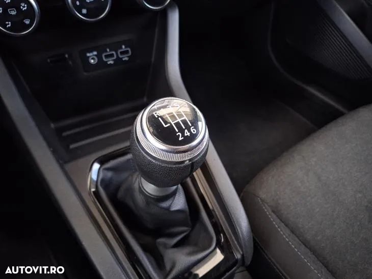 Renault Clio BLUE dCi 100 BUSINESS EDITION - 26