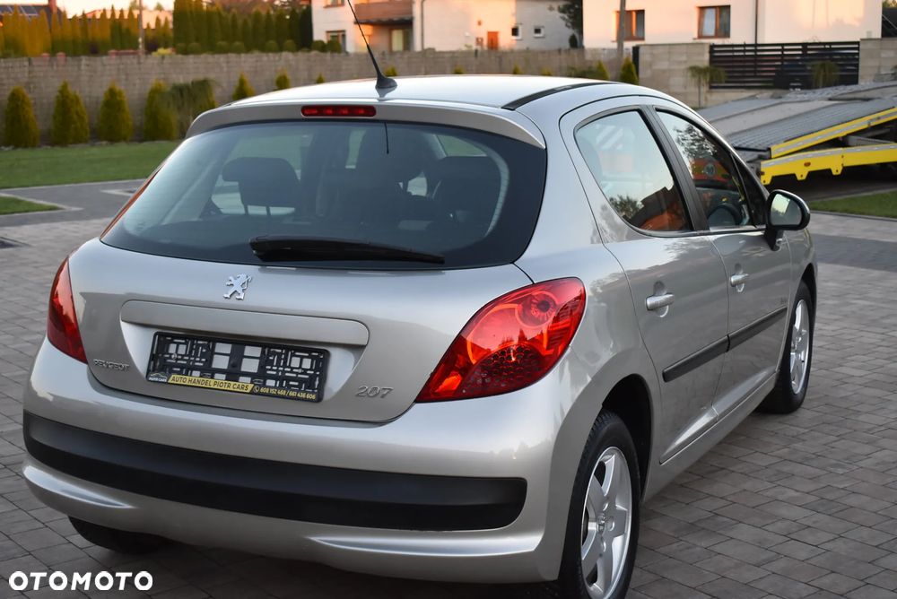 Peugeot 207 75 Urban Move - 9