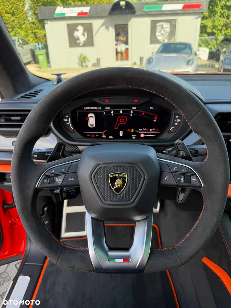 Lamborghini Urus - 17