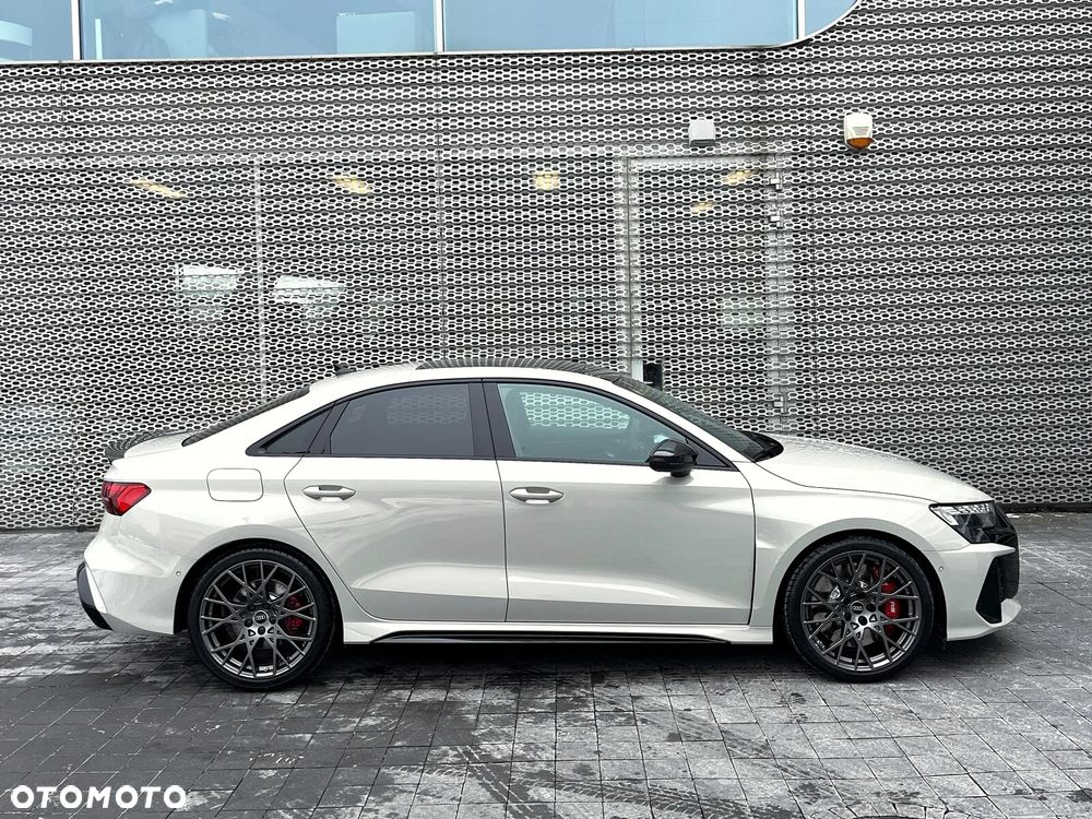 Audi RS3 Limousine - 7