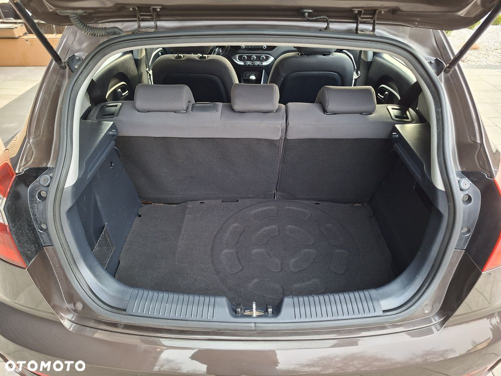 Kia Rio - 13