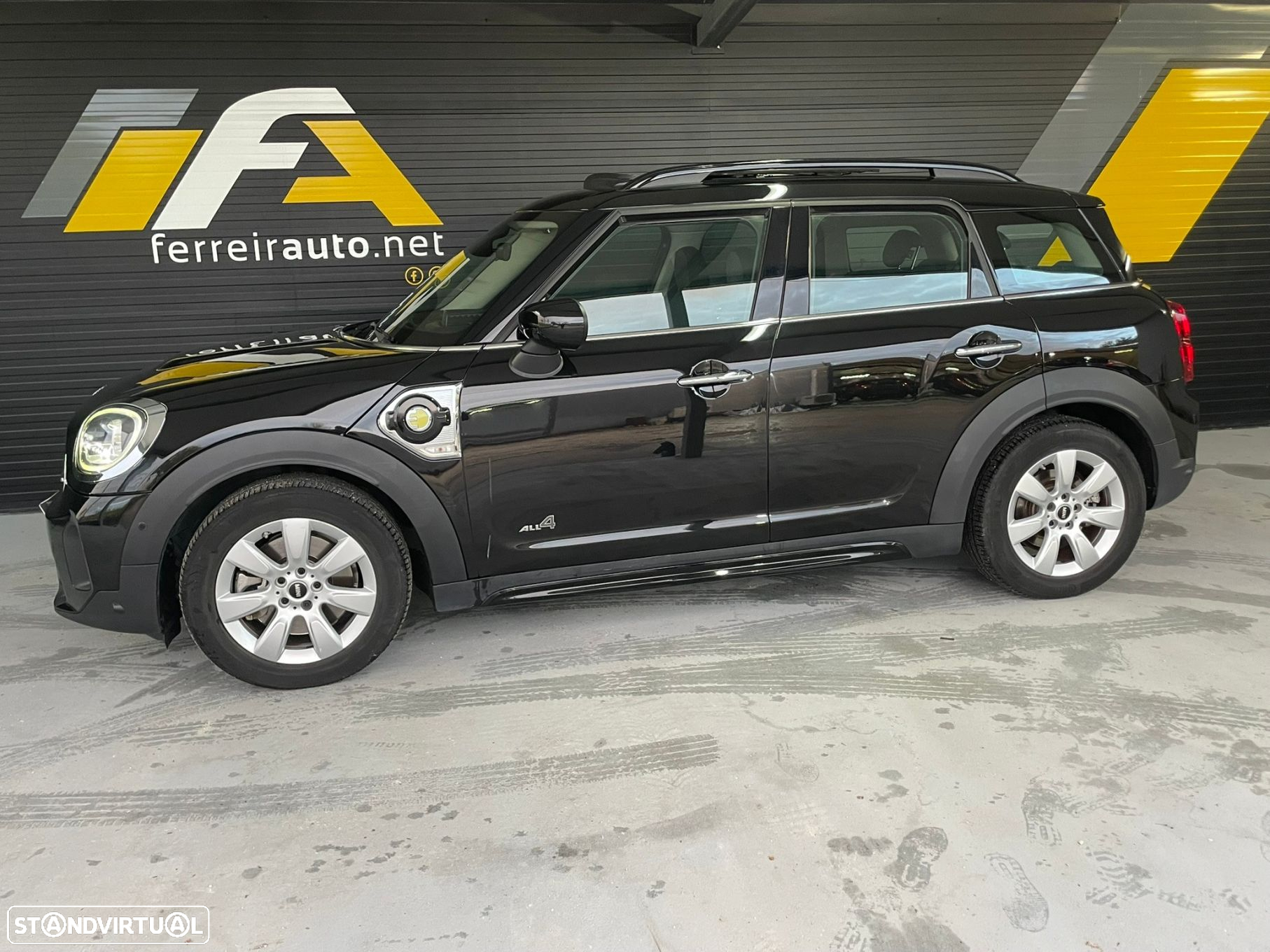 MINI Countryman Cooper SE Premium Essential Auto - 4