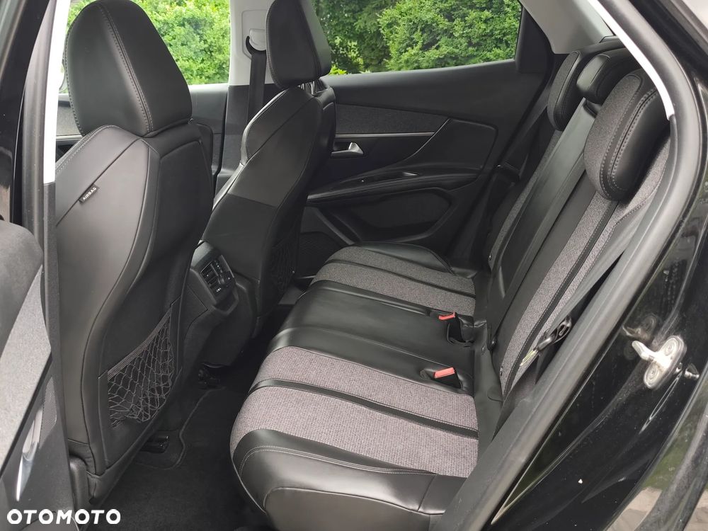 Peugeot 3008 PureTech 130 Stop & Start GPF Allure - 22
