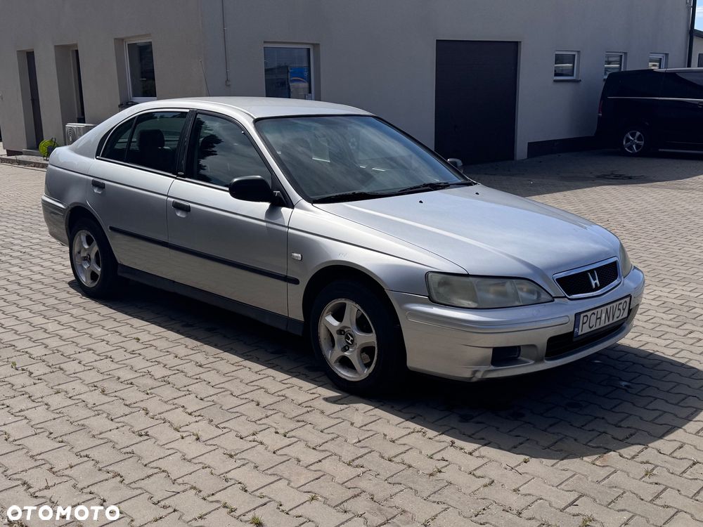 Honda Accord 1.8i LS - 11
