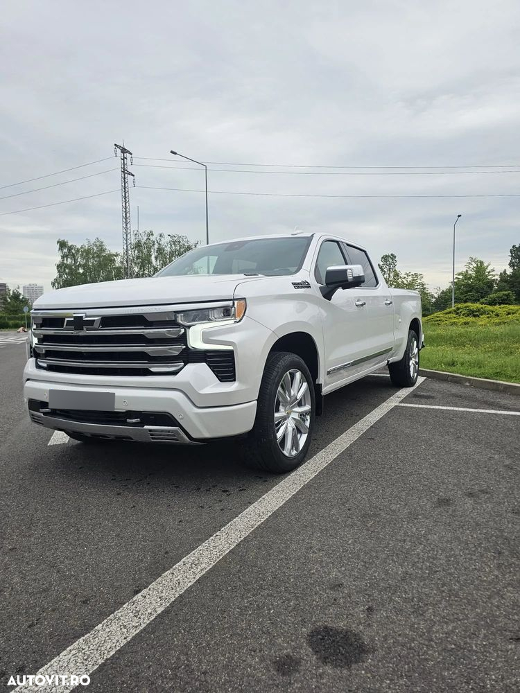 Chevrolet Silverado - 3
