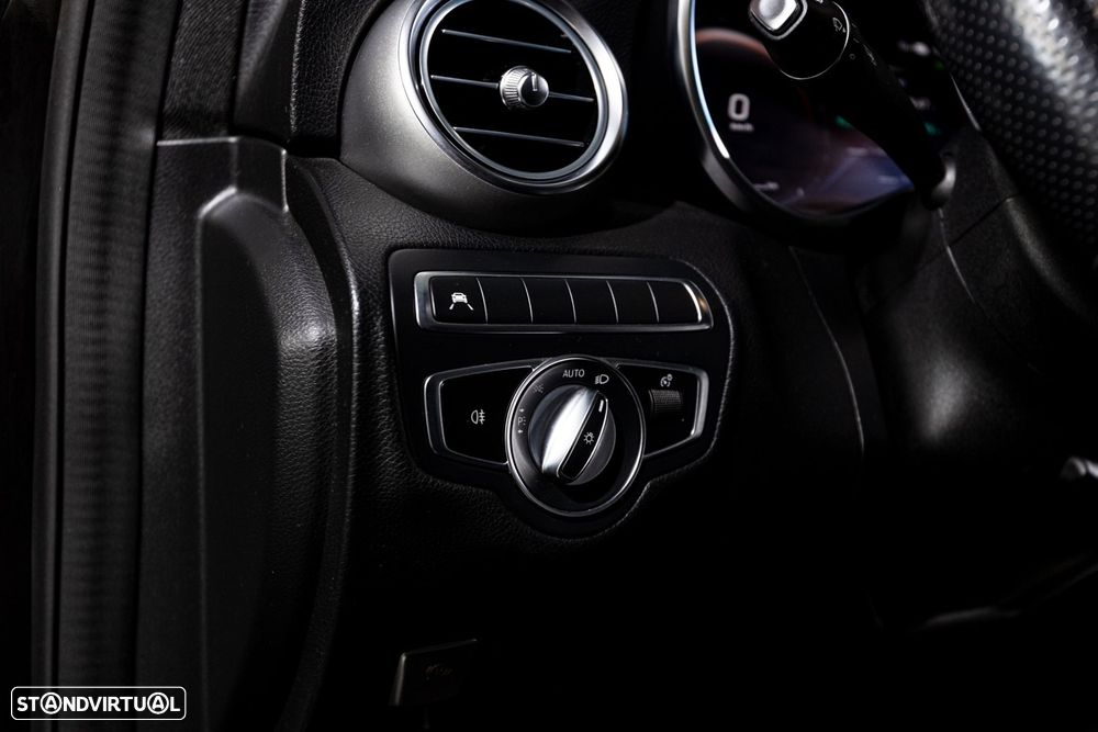 Mercedes-Benz C 300 de AMG Line - 29