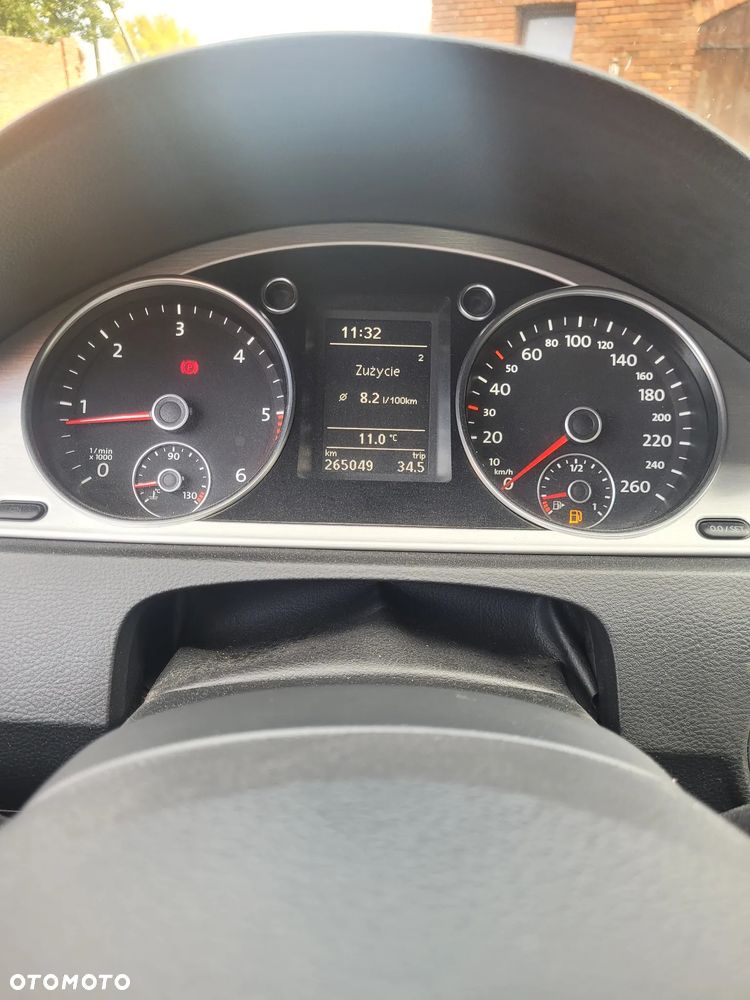 Volkswagen Passat - 13