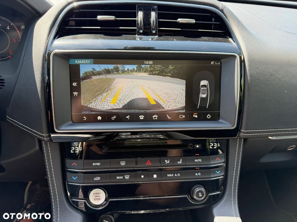Jaguar F-Pace 2.0 i4D AWD R-Sport - 38