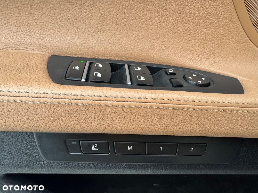 BMW Seria 7 - 24