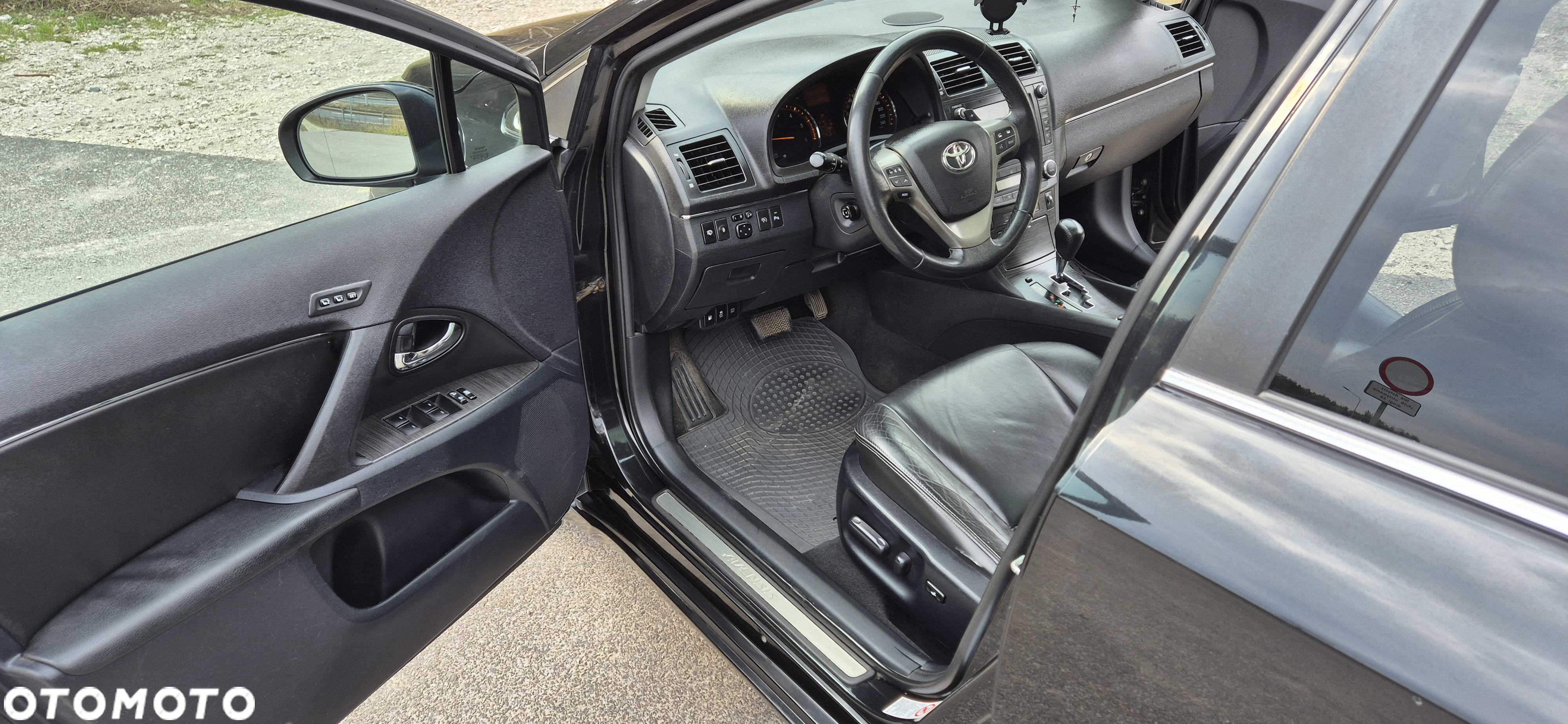 Toyota Avensis - 22