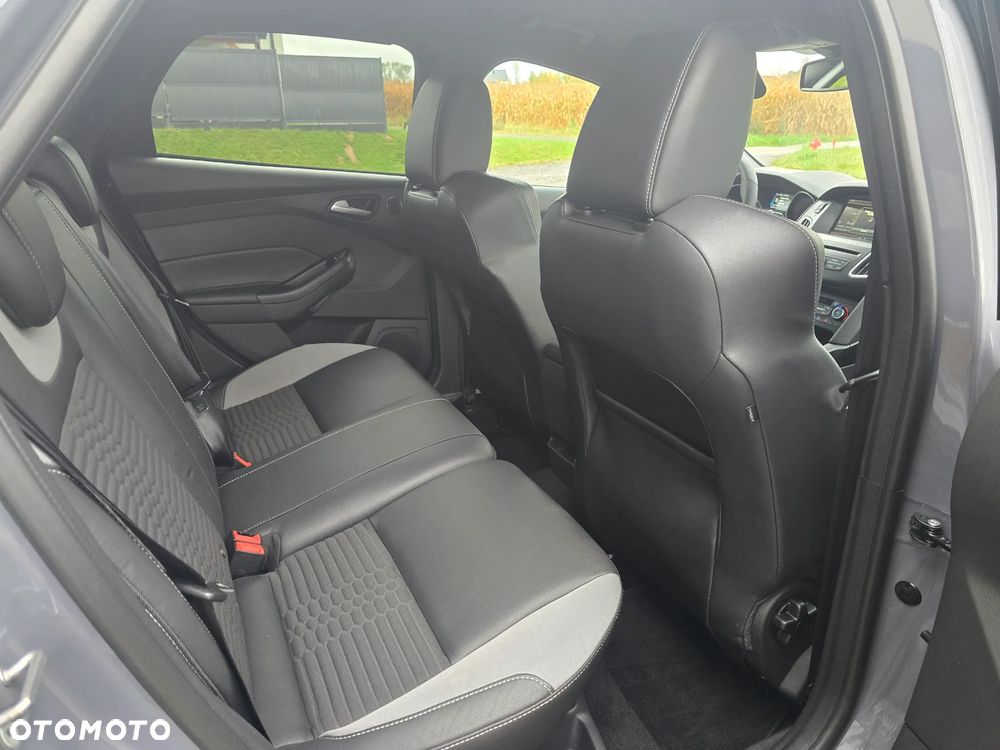 Ford Focus 2.0 EcoBoost ST mit Leder-Sport-Paket - 24