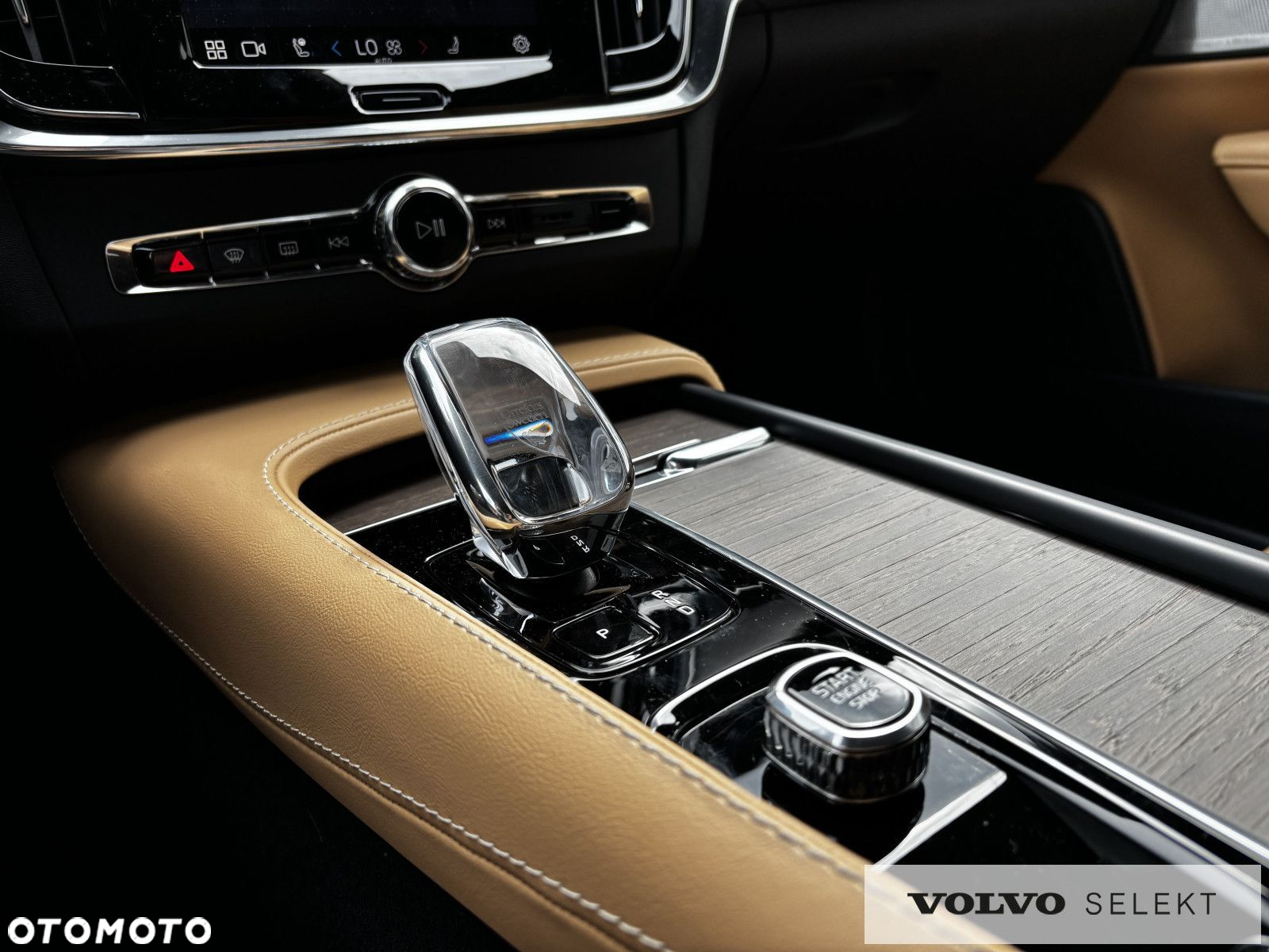 Volvo V90 Cross Country - 18
