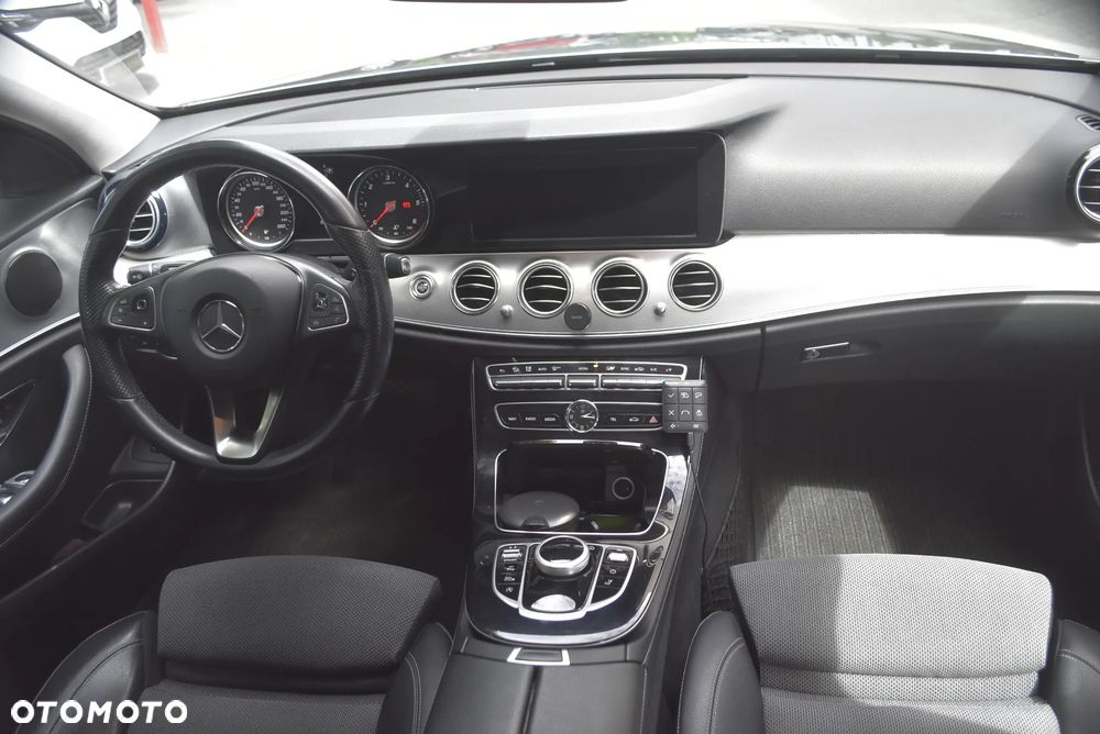 Mercedes-Benz Klasa E 220 d 9G-TRONIC Exclusive - 21