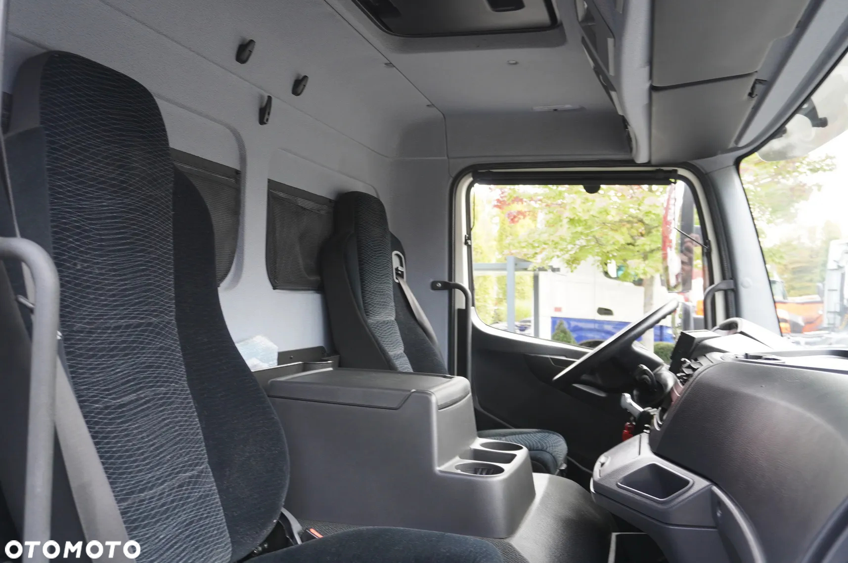 Mercedes-Benz Atego 1530 E6 chłodnia Lamberet 17 palet / ładowność 7t - 17