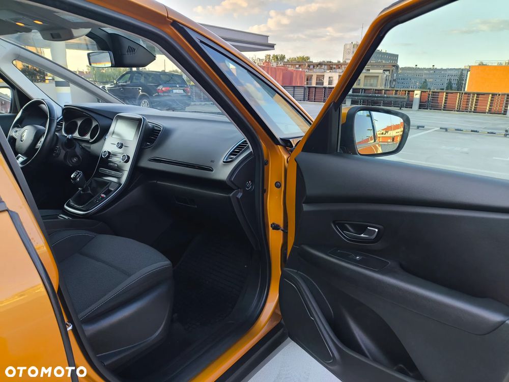 Renault Scenic - 17