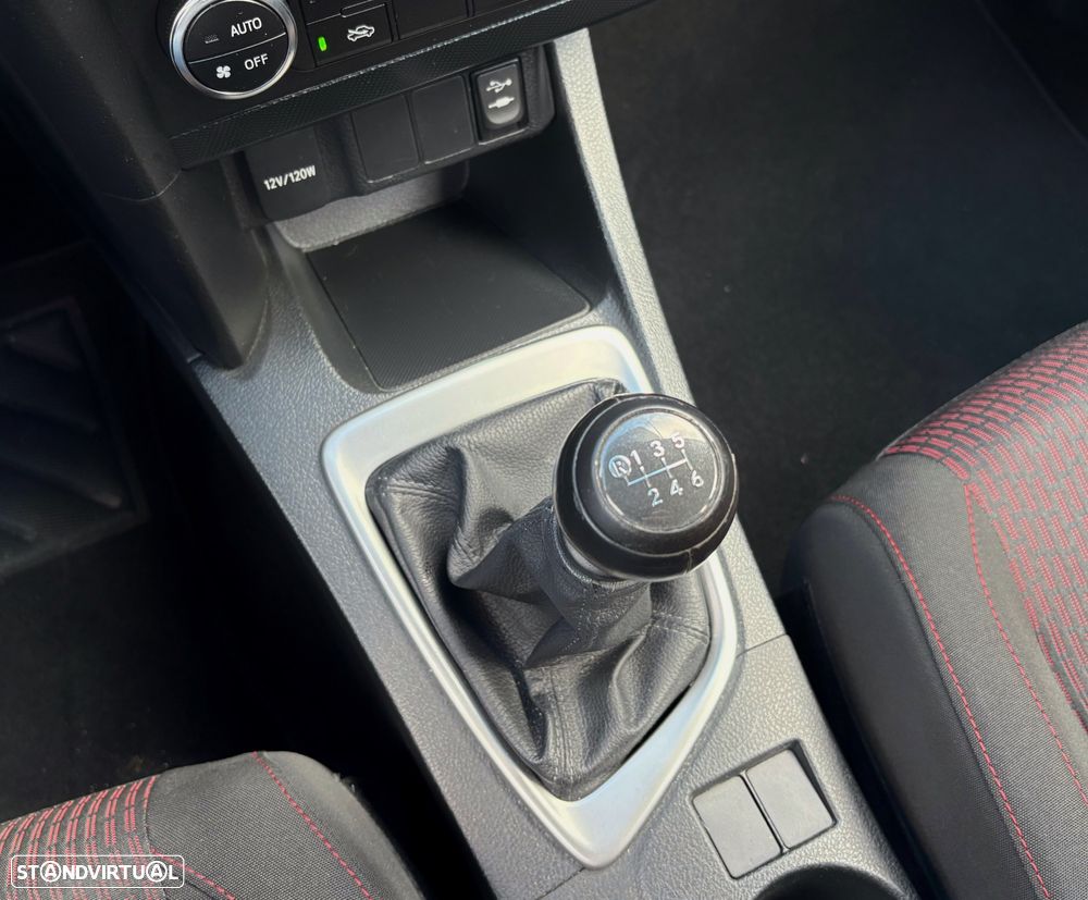Toyota Auris 1.4 D-4D Comfort+Pack Sport - 12