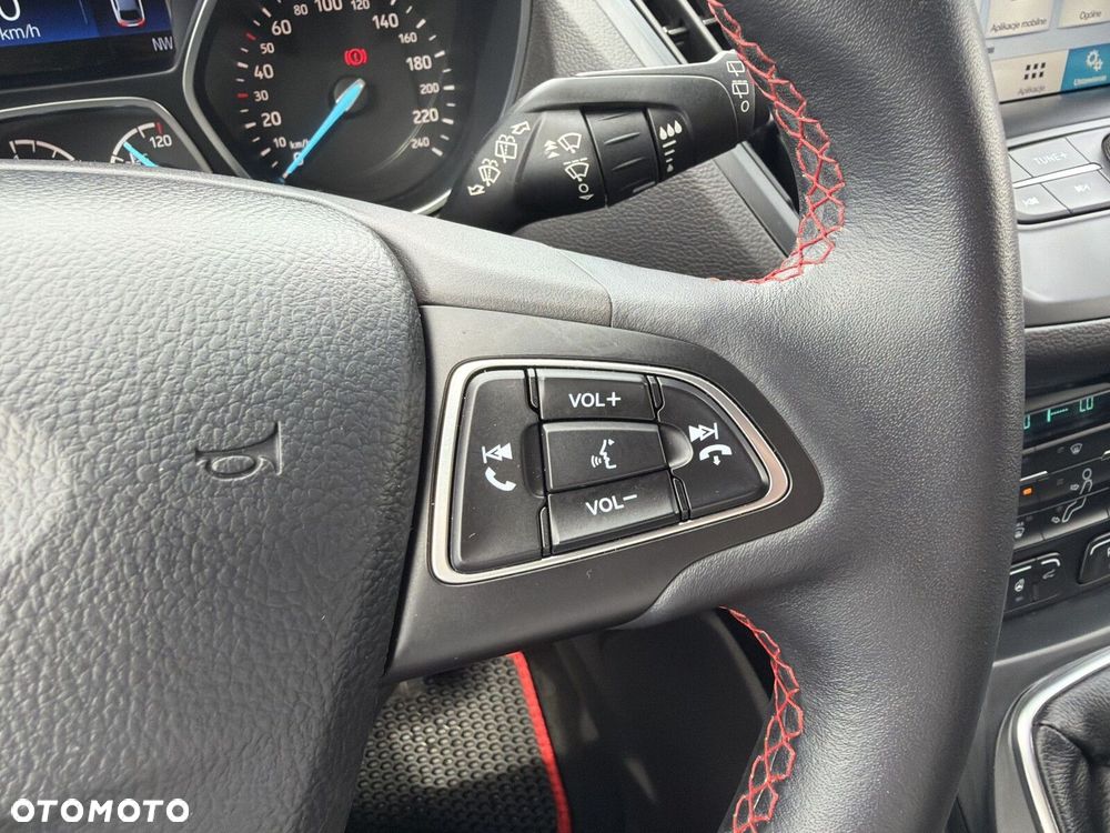 Ford Kuga - 25