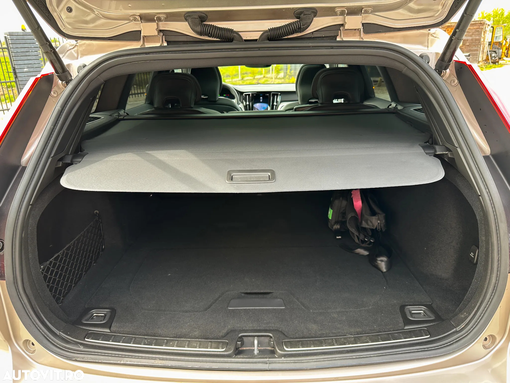 Volvo V60 Cross Country B5 B AWD - 12