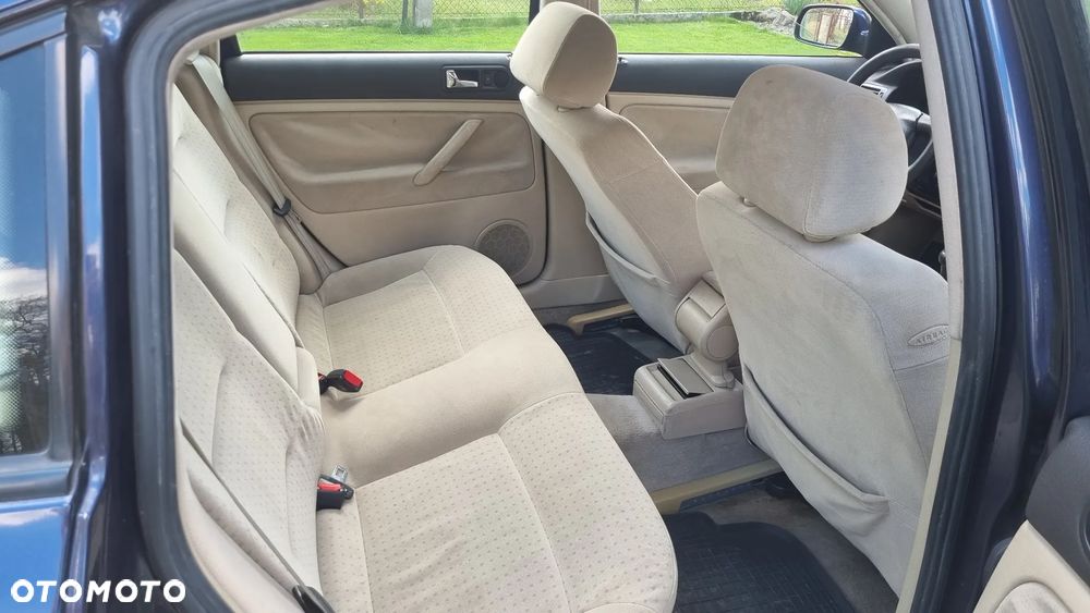 Volkswagen Passat 1.8T - 7