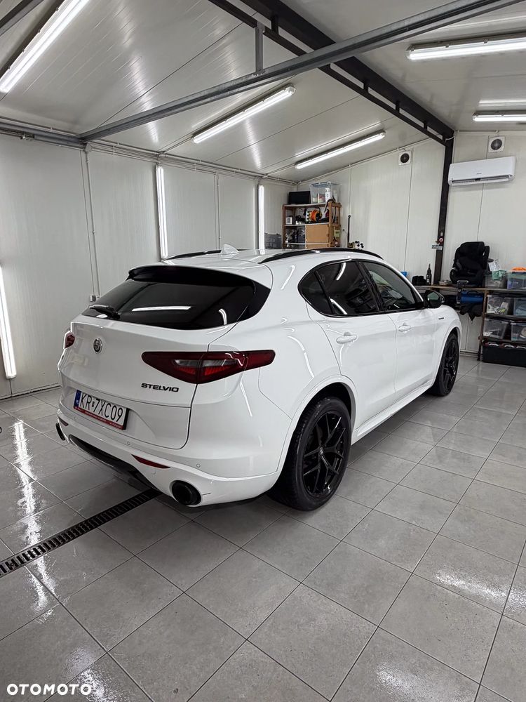 Alfa Romeo Stelvio 2.0 Turbo Veloce Q4 - 4