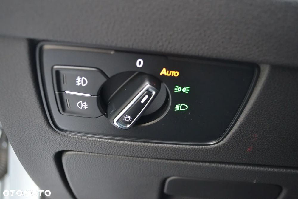 Volkswagen Passat 2.0 TDI (BlueMotion Technology) Highline - 36