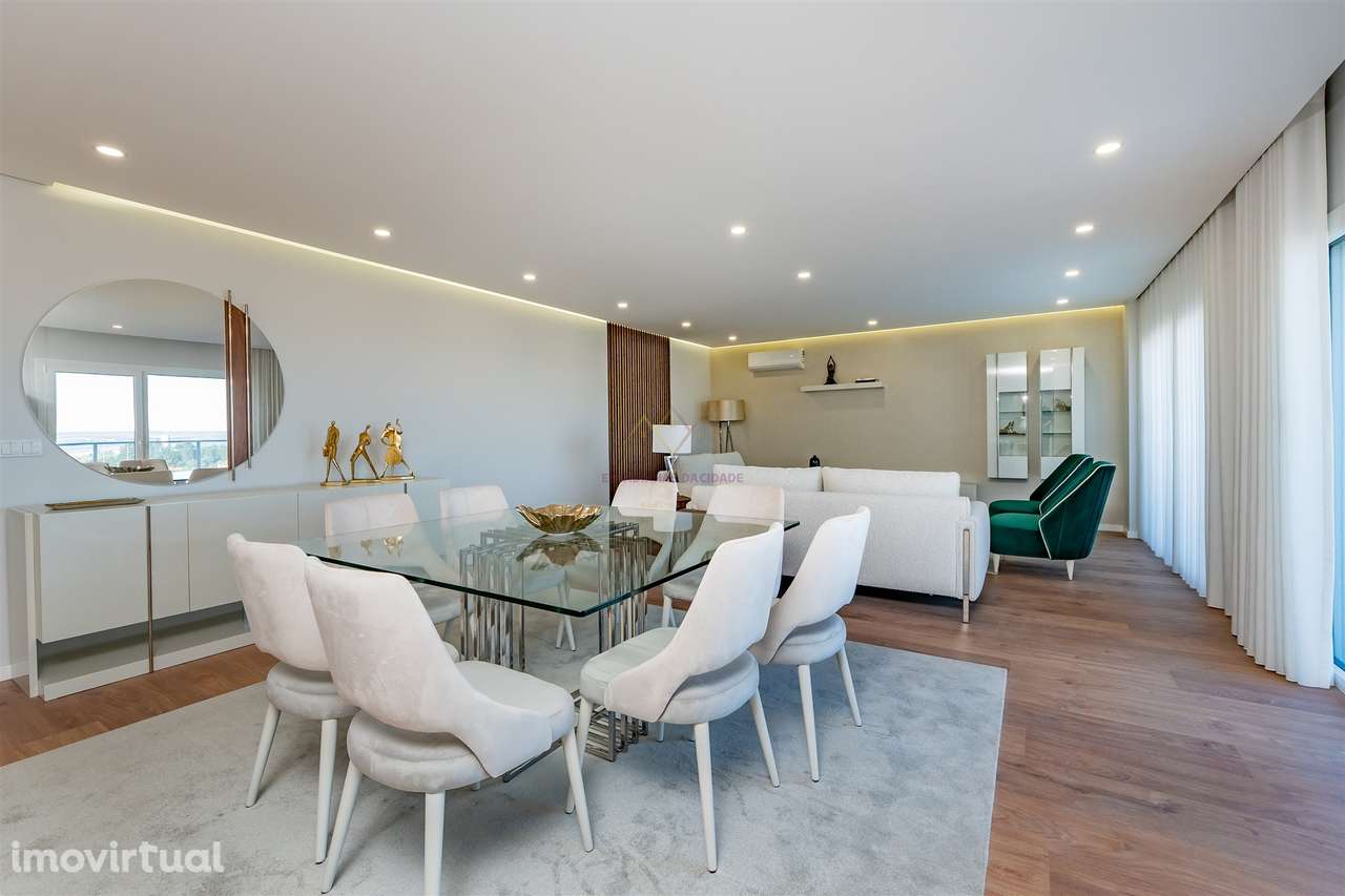 T4 com 207 m² | 2 Suites | Vista Rio | Garagem | Bom Sucesso, Alverca - Grande imagem: 4/45